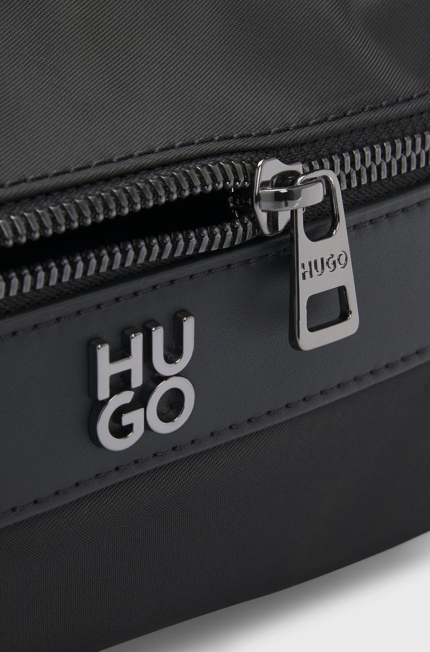 Sac porté croisé en twill à logo revisité