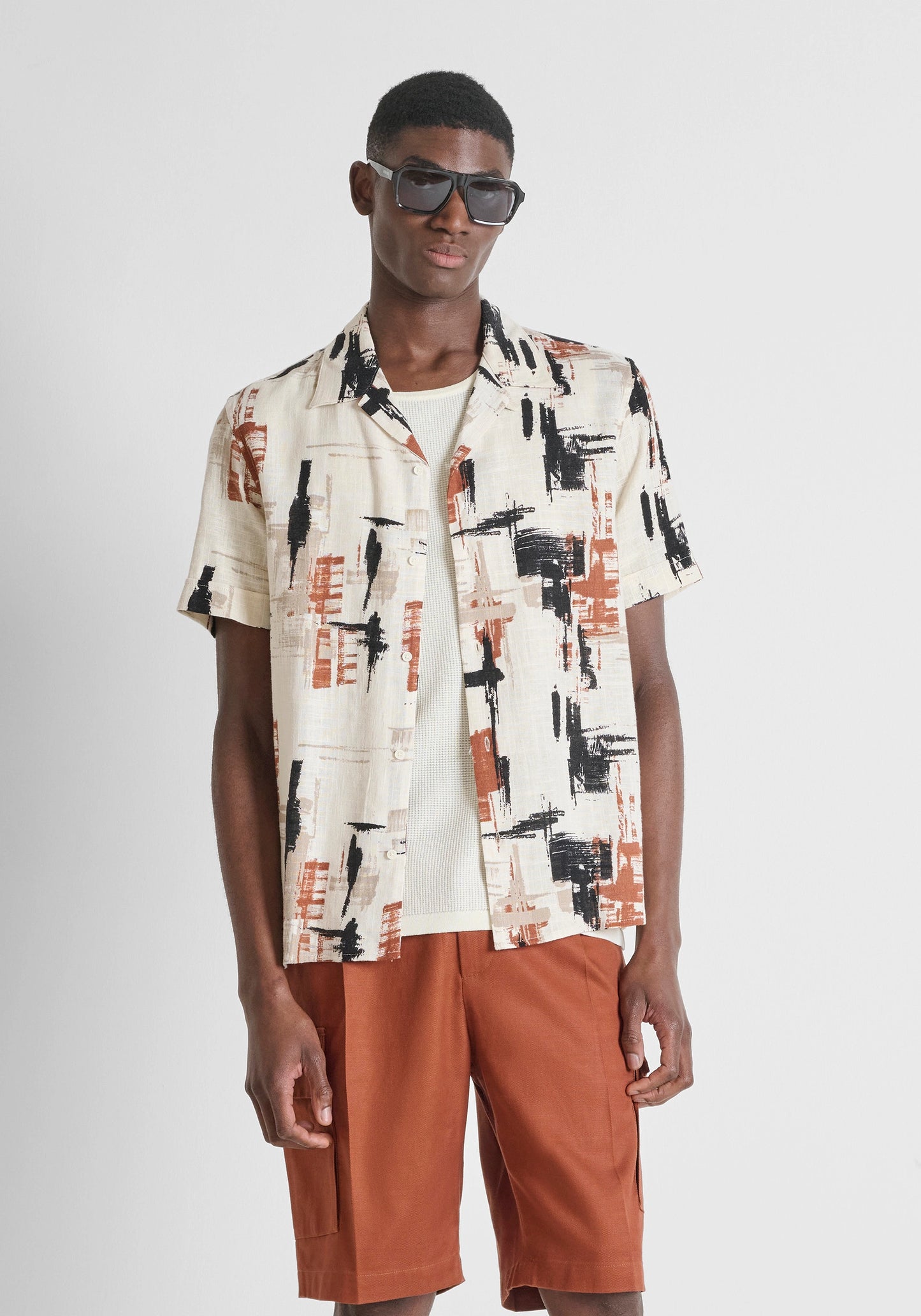 CHEMISE RELAXED STRAIGHT FIT « HONULULU » EN VISCOSE MÉLANGÉE FLAMMÉE À MOTIF ABSTRAIT