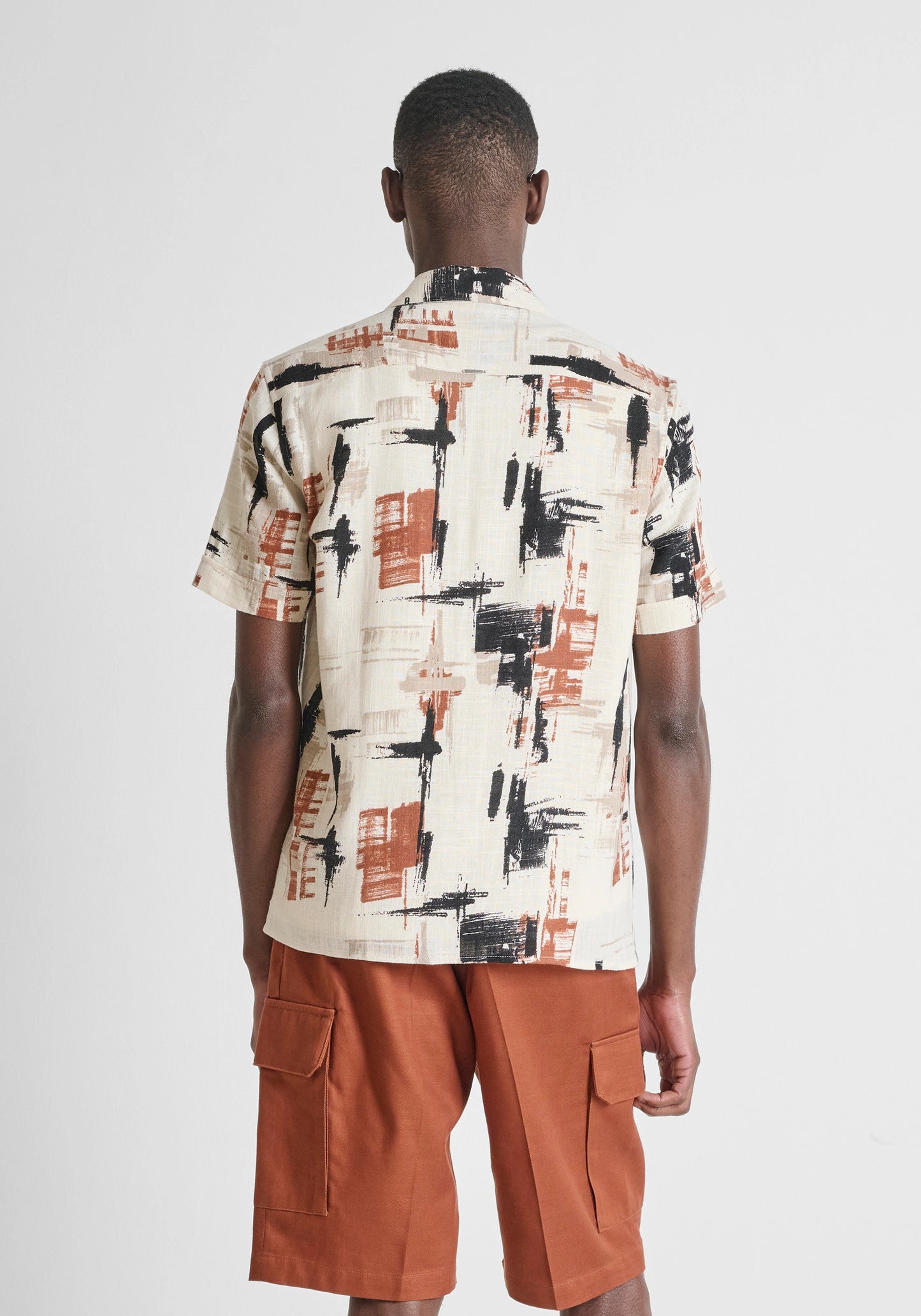 CHEMISE RELAXED STRAIGHT FIT « HONULULU » EN VISCOSE MÉLANGÉE FLAMMÉE À MOTIF ABSTRAIT