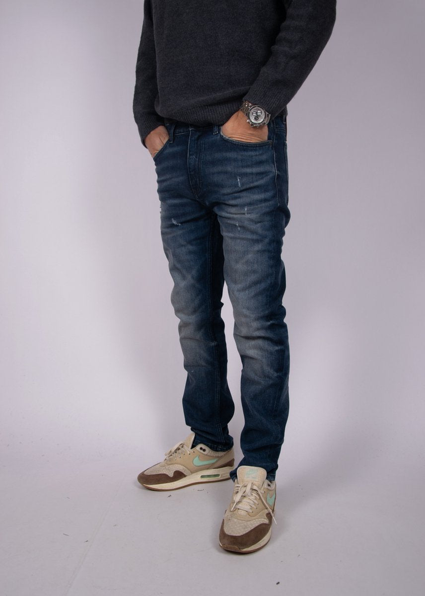 Jean en denim stretch bleu foncé confortable 708