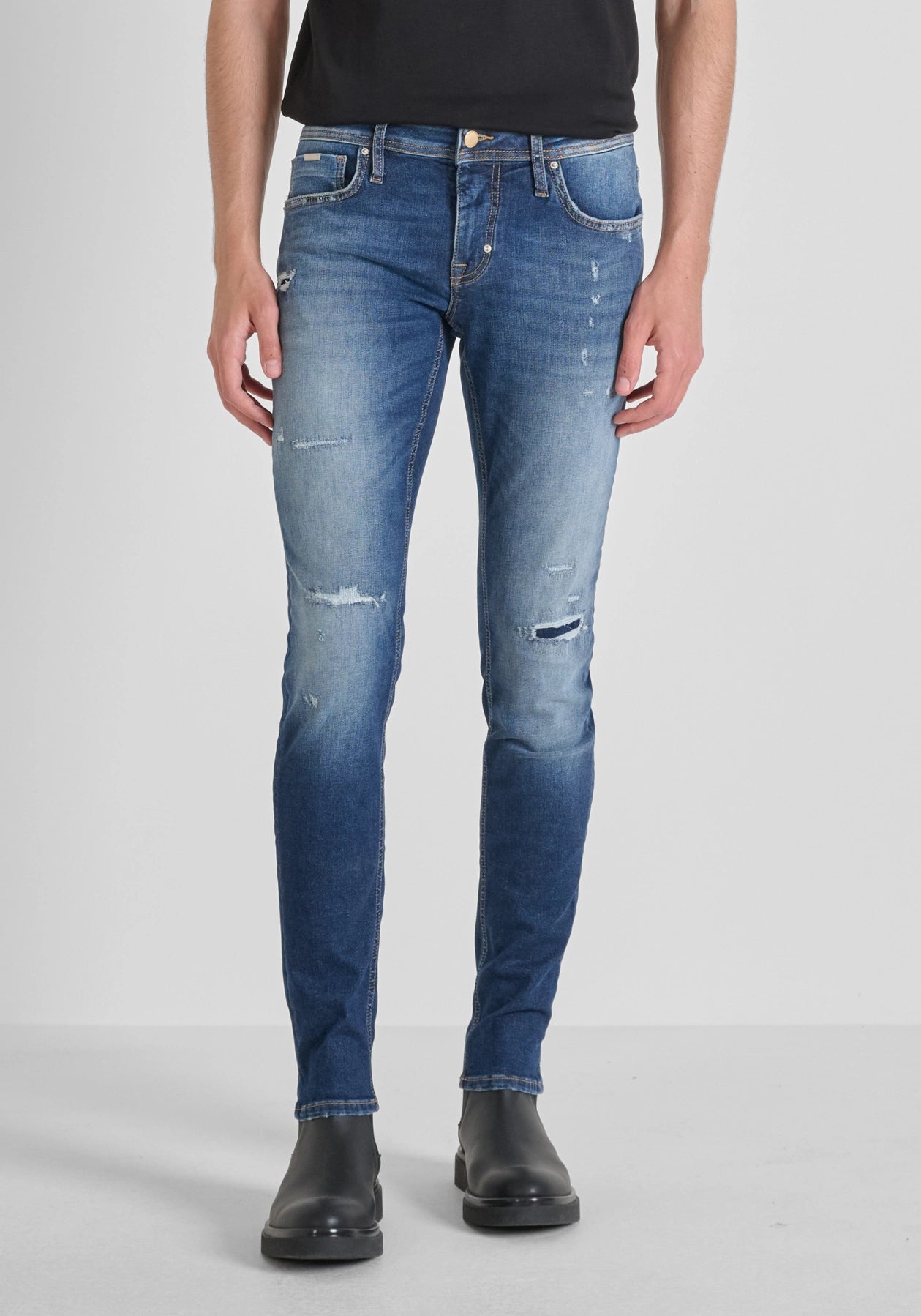 "OZZY" TAPERED FIT JEANS IN AUTHENTIC STRETCH BLUE DENIM