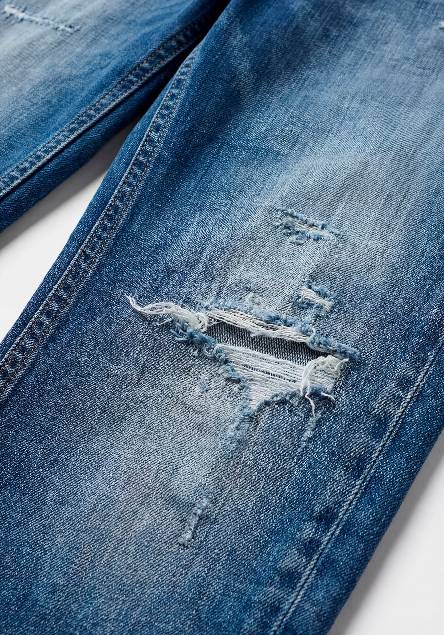 "OZZY" TAPERED FIT JEANS IN AUTHENTIC STRETCH BLUE DENIM